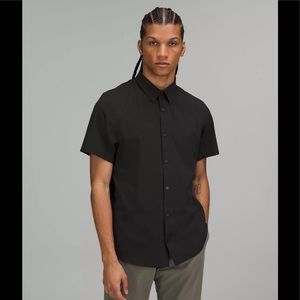 Airing Easy Short Sleeve Shirt 
Ventlight Mesh - Medium